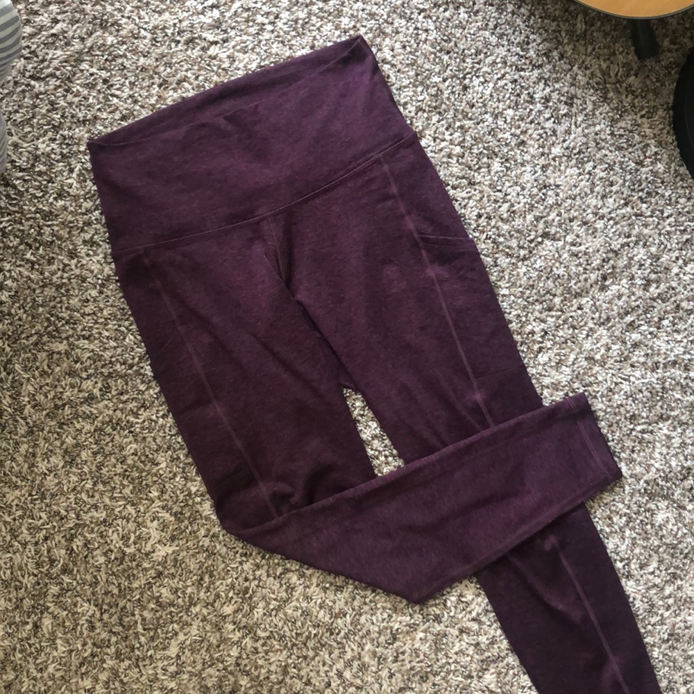 Maroon aerie leggings with pockets!